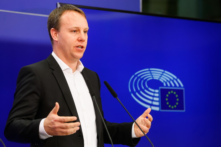 Il gruppo dei Verdi all 'Eurocamera: "I popolari bloccano le misure sulla trasparenza, una vergogna" - RIPRODUZIONE RISERVATA