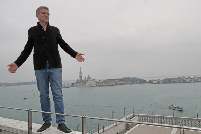 Il curatore della Biennale Architettura Carlo Ratti a Ca ' Giustinian, sede della Fondazione - RIPRODUZIONE RISERVATA