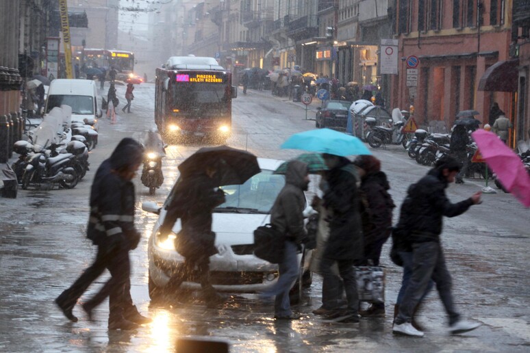 Allerta meteo a Bologna - RIPRODUZIONE RISERVATA