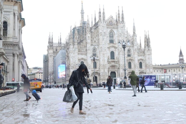 - RIPRODUZIONE RISERVATA