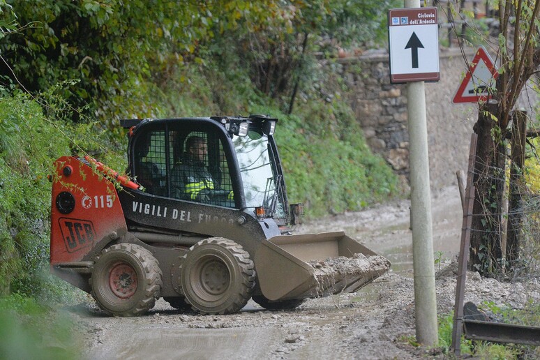 - RIPRODUZIONE RISERVATA