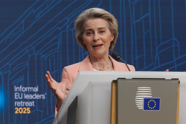 Von der Leyen: "Se colpita dai dazi l 'Ue risponderà" © ANSA/EPA