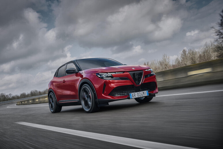 Alfa Romeo inizia il 2025 nel segno di Junior - RIPRODUZIONE RISERVATA