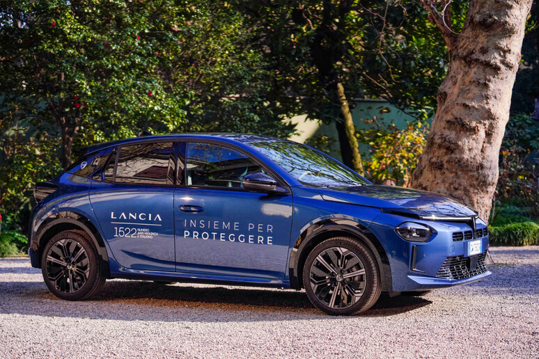 Lancia al fianco delle donne con  'Insieme per proteggere ' - RIPRODUZIONE RISERVATA