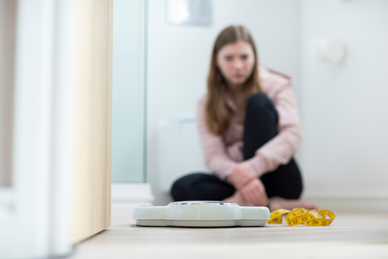 Disturbi alimentari, anoressia bulimia colpiscono sempre più i giovani . Attestazione:Daisy-Daisy- iStock - RIPRODUZIONE RISERVATA