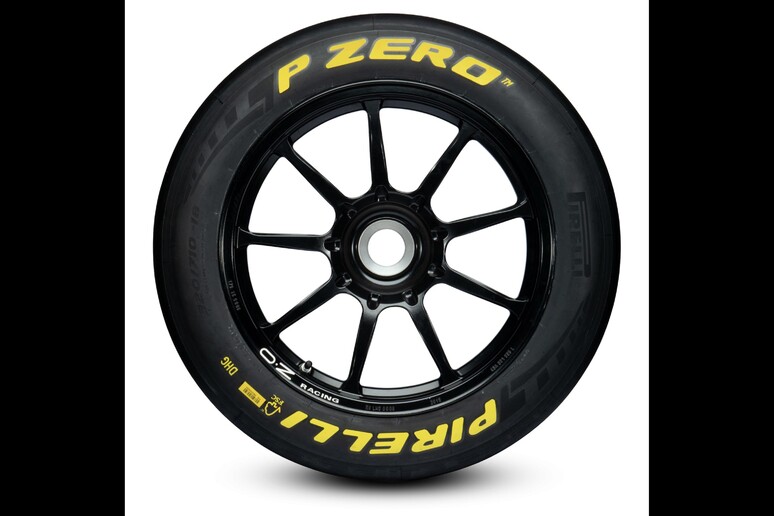 Pirelli presenta il P Zero DHG per le competizioni © ANSA/Web