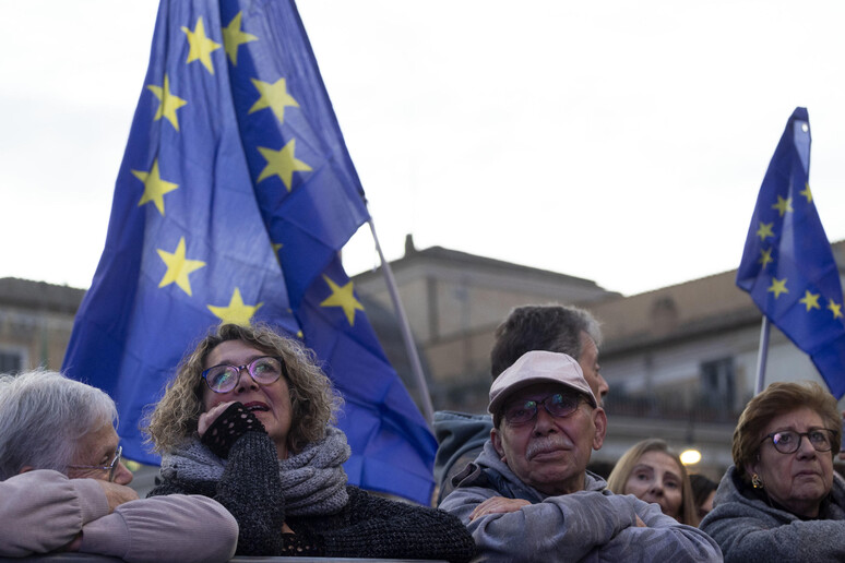 Manifestazione  ' 'Una piazza per l 'Europa ' ' - RIPRODUZIONE RISERVATA