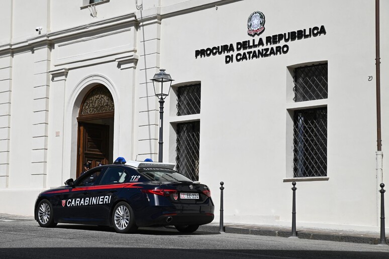 Controlli dei carabinieri in Calabria - RIPRODUZIONE RISERVATA