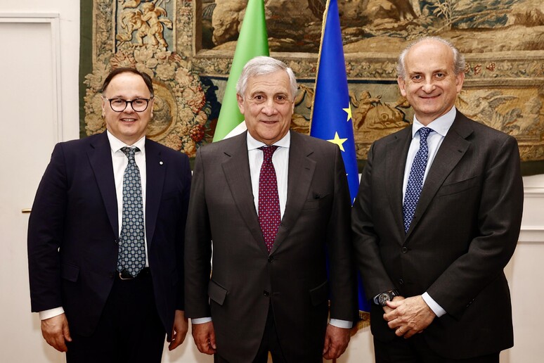 Il ministro Tajani riceve alla Farnesina Unione Italiana Vini - RIPRODUZIONE RISERVATA