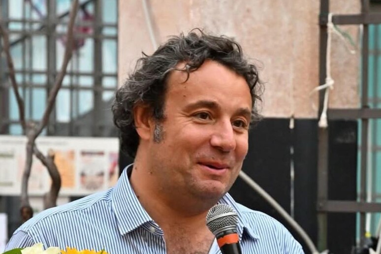 - RIPRODUZIONE RISERVATA