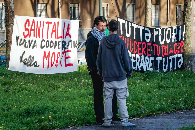 - RIPRODUZIONE RISERVATA