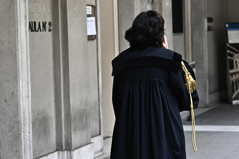 - RIPRODUZIONE RISERVATA