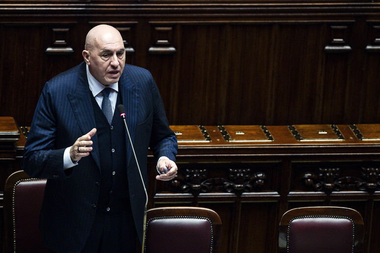 - RIPRODUZIONE RISERVATA