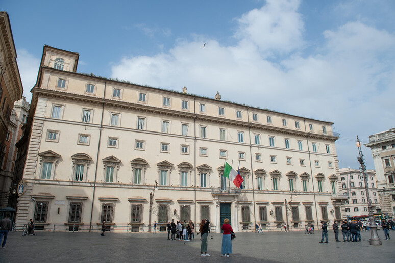 - RIPRODUZIONE RISERVATA