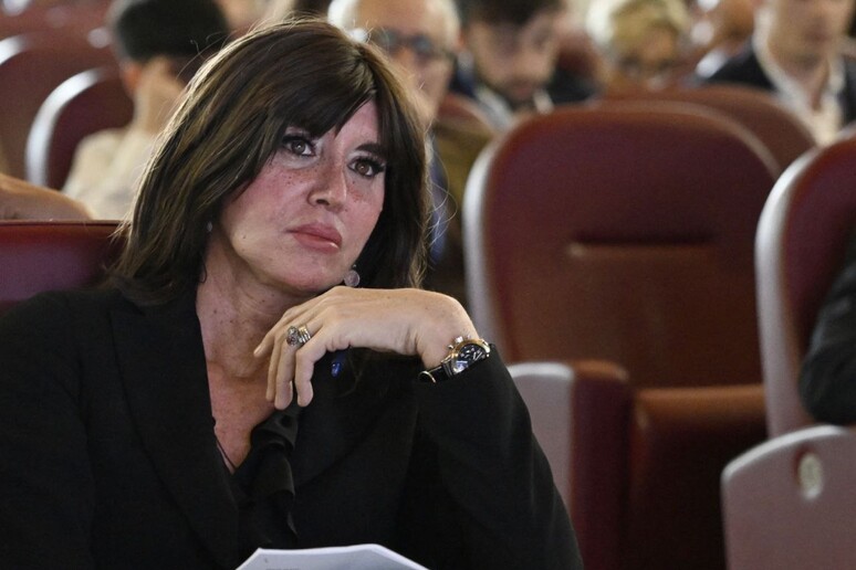- RIPRODUZIONE RISERVATA