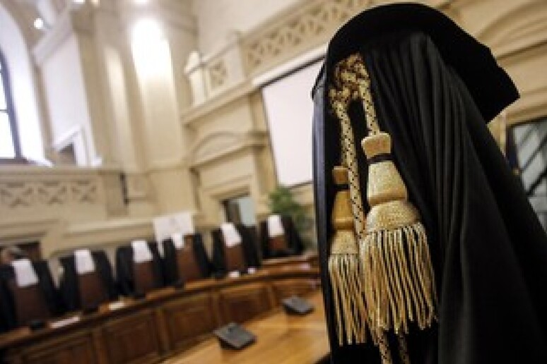 - RIPRODUZIONE RISERVATA