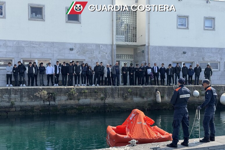 - RIPRODUZIONE RISERVATA