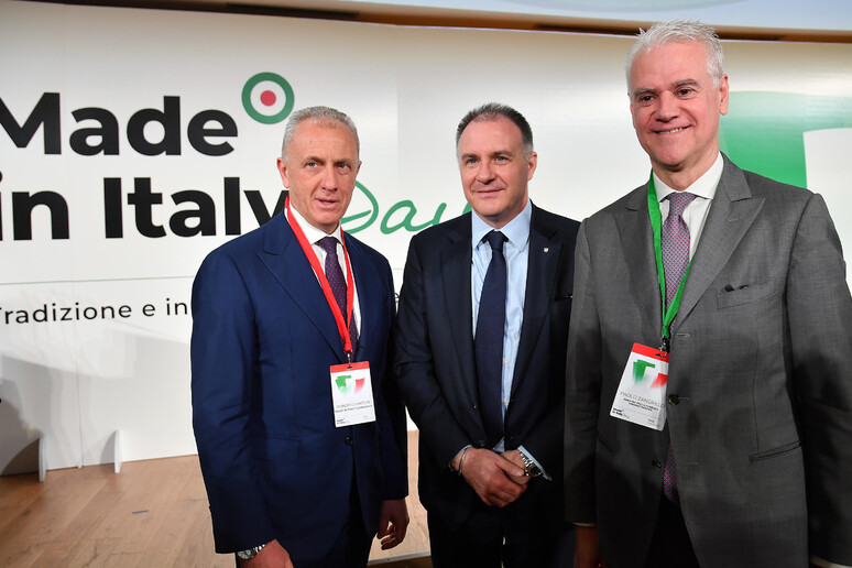(S-D) Il Founder di Made in Italy Community Roberto Santori con Orsini e Zangrillo - RIPRODUZIONE RISERVATA