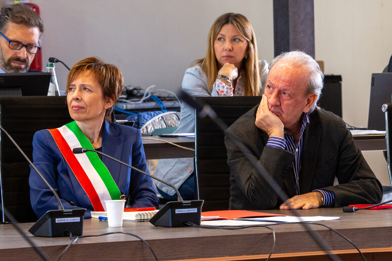 - RIPRODUZIONE RISERVATA