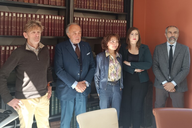 - RIPRODUZIONE RISERVATA