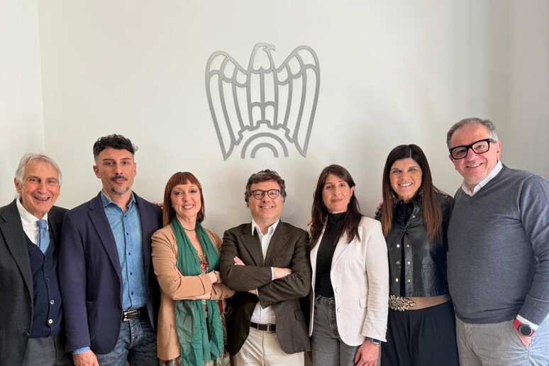 - RIPRODUZIONE RISERVATA