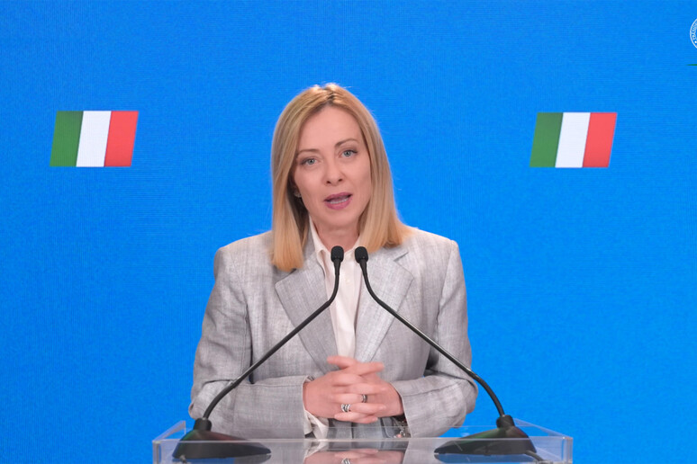 - RIPRODUZIONE RISERVATA