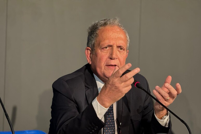- RIPRODUZIONE RISERVATA
