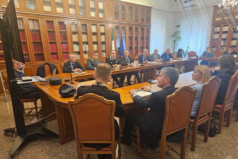 - RIPRODUZIONE RISERVATA