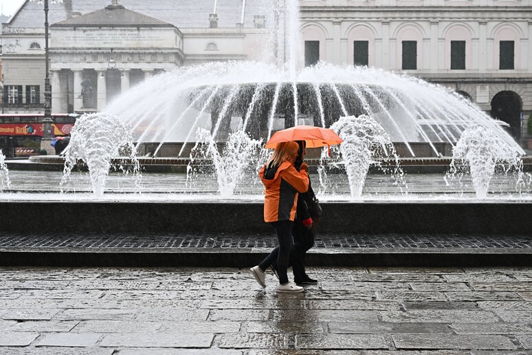 - RIPRODUZIONE RISERVATA