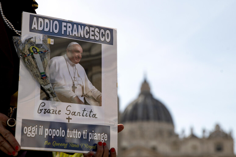 - RIPRODUZIONE RISERVATA