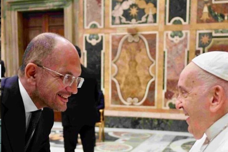 - RIPRODUZIONE RISERVATA
