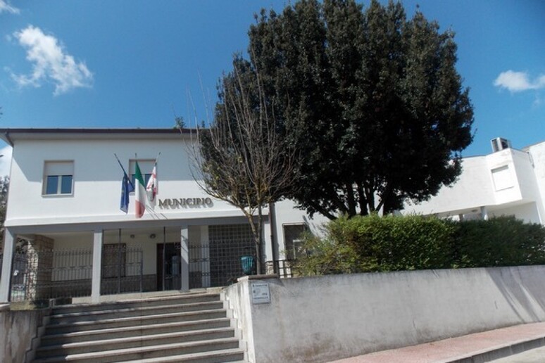 - RIPRODUZIONE RISERVATA
