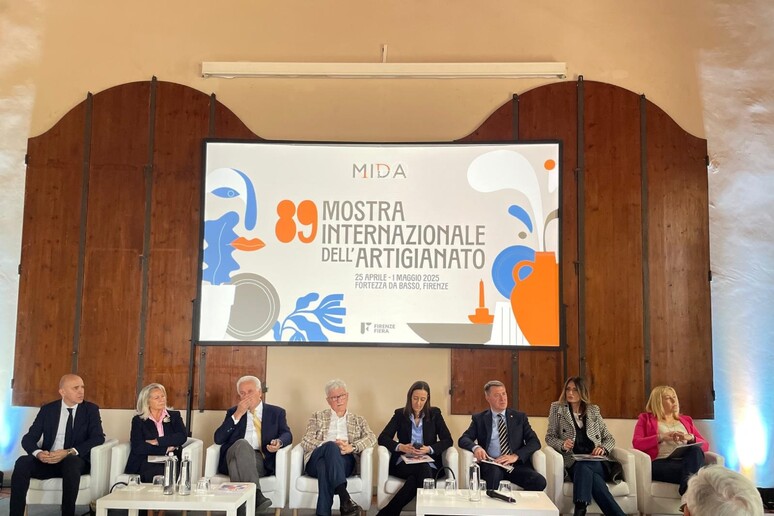 - RIPRODUZIONE RISERVATA