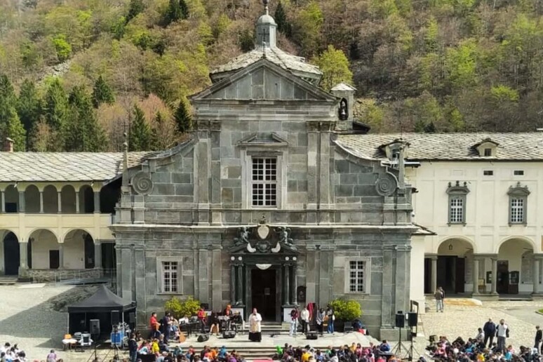 - RIPRODUZIONE RISERVATA