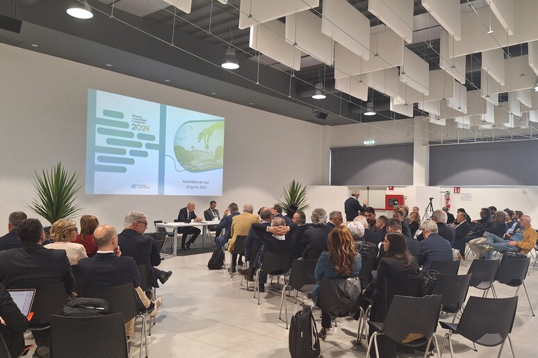 - RIPRODUZIONE RISERVATA