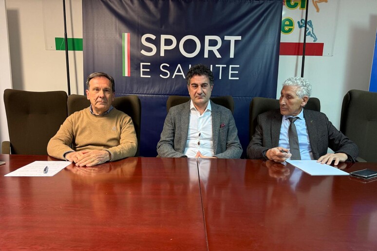 - RIPRODUZIONE RISERVATA