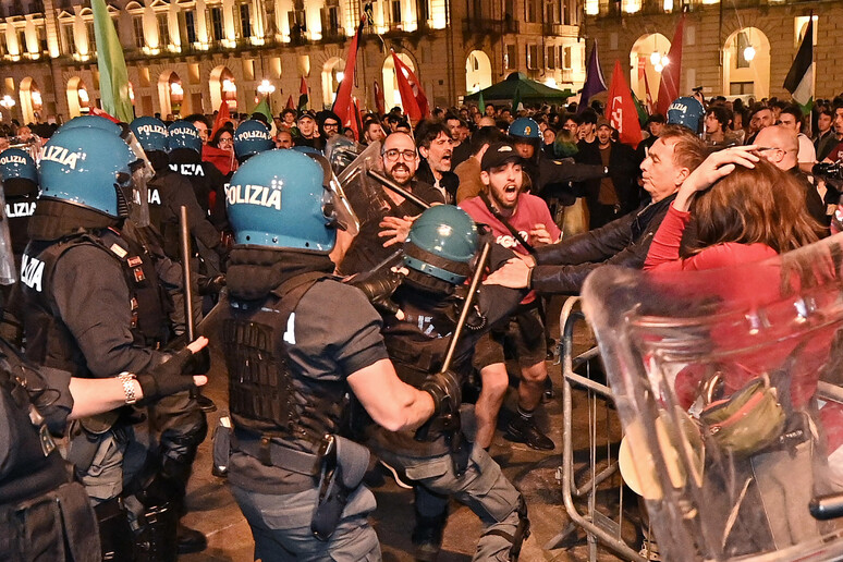 - RIPRODUZIONE RISERVATA