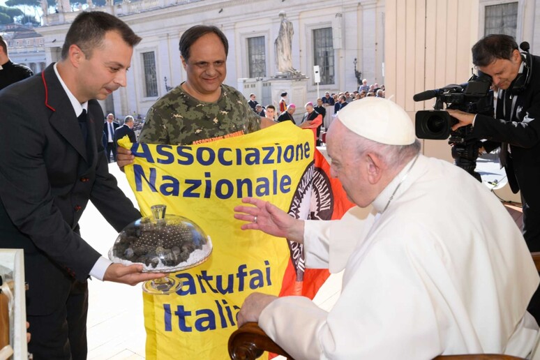 - RIPRODUZIONE RISERVATA