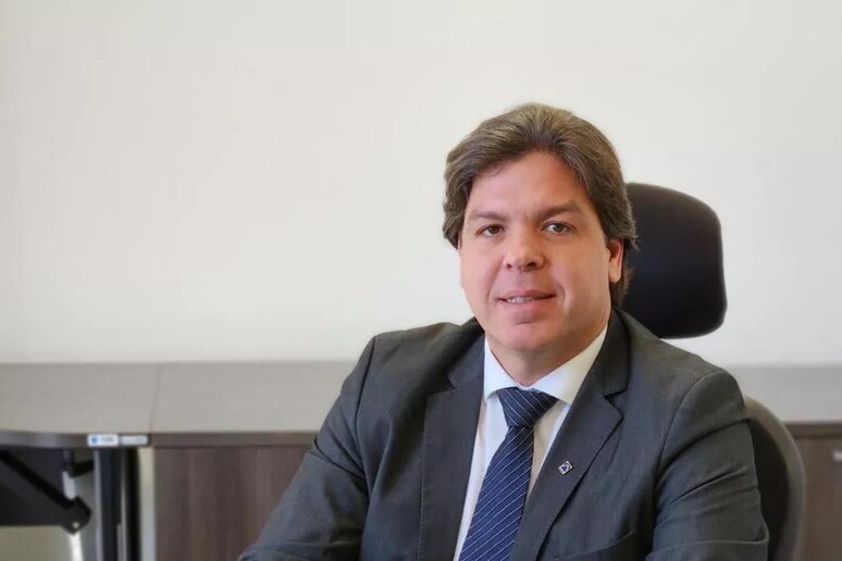 - RIPRODUZIONE RISERVATA