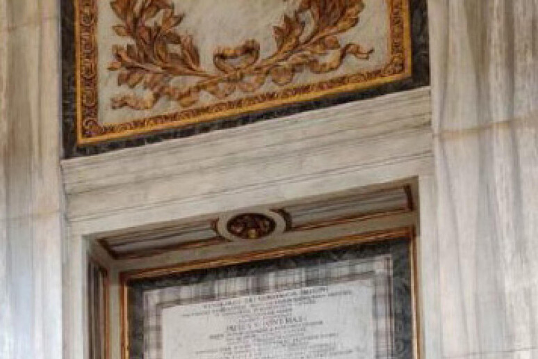 - RIPRODUZIONE RISERVATA