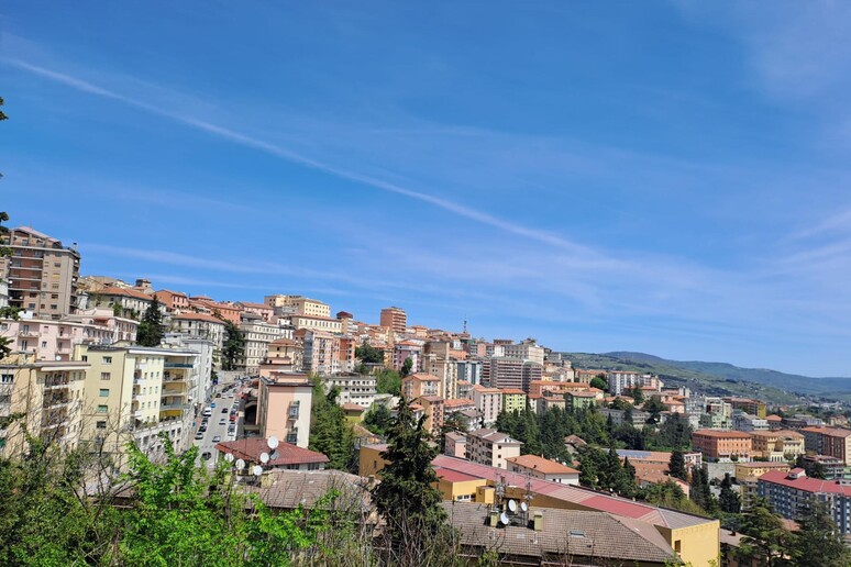 - RIPRODUZIONE RISERVATA