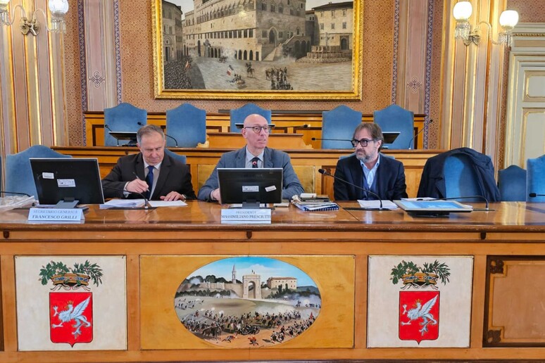 - RIPRODUZIONE RISERVATA