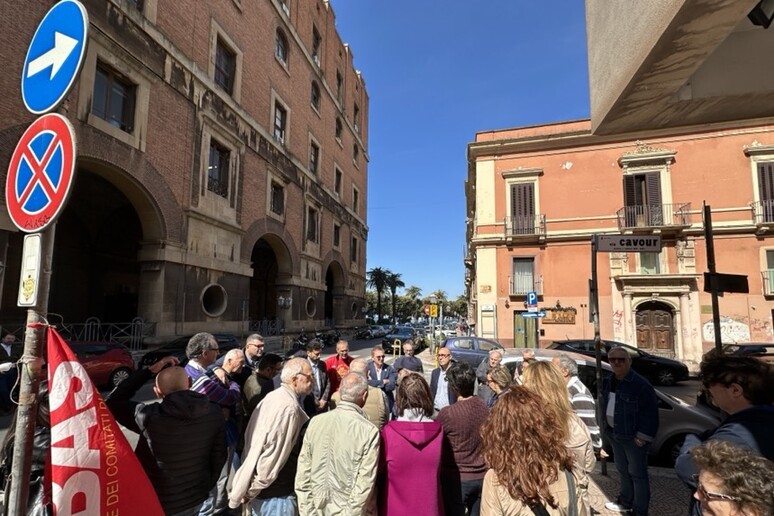 - RIPRODUZIONE RISERVATA