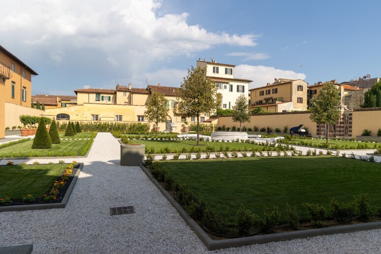 - RIPRODUZIONE RISERVATA