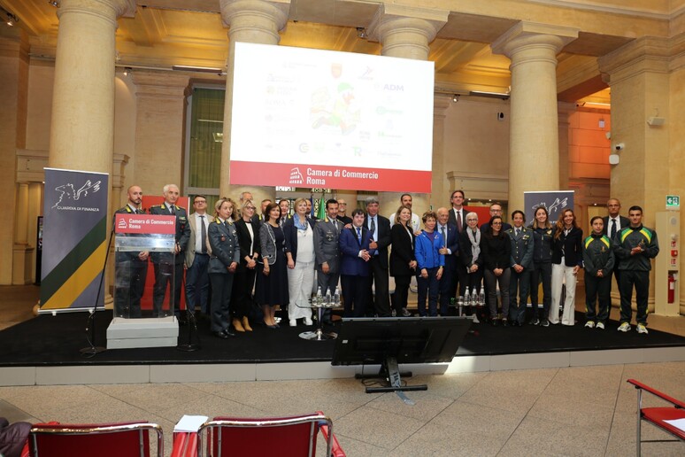 - RIPRODUZIONE RISERVATA