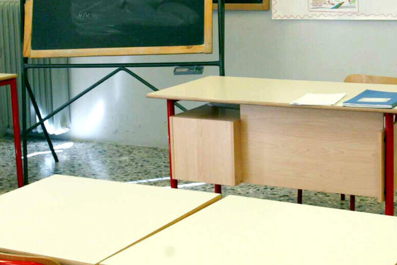 - RIPRODUZIONE RISERVATA
