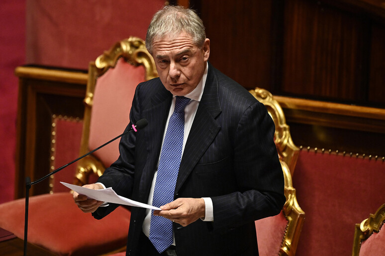 - RIPRODUZIONE RISERVATA