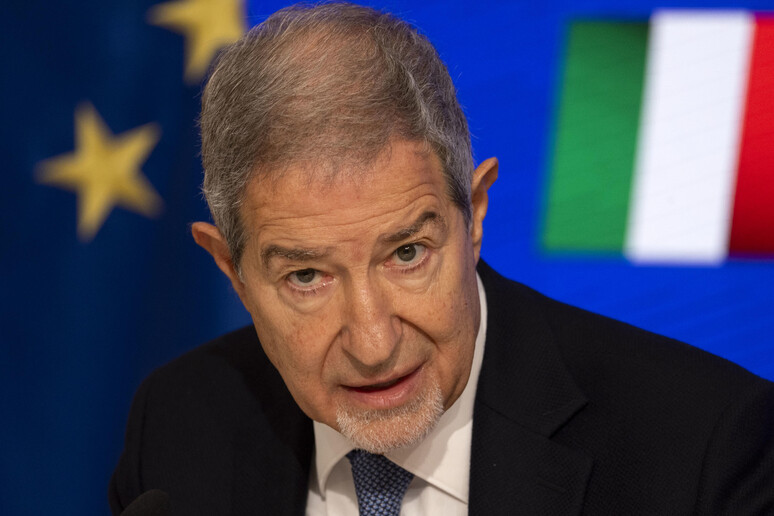 - RIPRODUZIONE RISERVATA