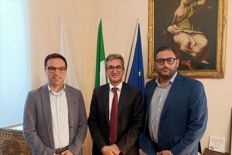 - RIPRODUZIONE RISERVATA