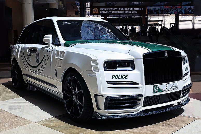 Una Rolls-Royce Cullinan Mansory per la polizia di Dubai - RIPRODUZIONE RISERVATA